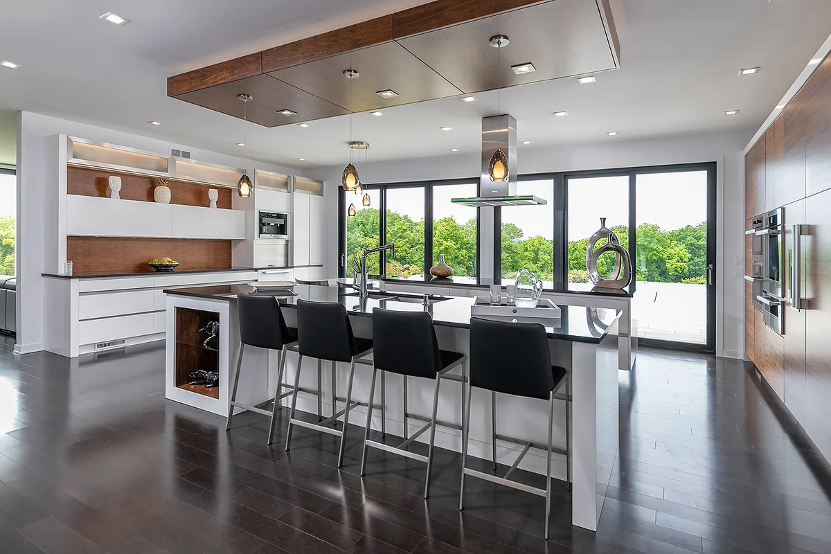 Contemporary kitchen cabinetry
